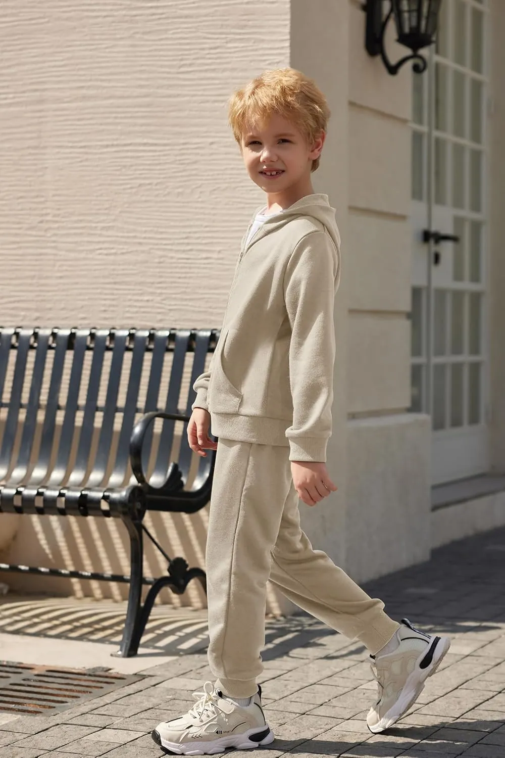 Arshiner Boys' 2 Piece Athletic Tracksuit Jogging Sets Outfit Sweatsuit Zip Up Hoodie and Active Pants for Kids 5-14 Years