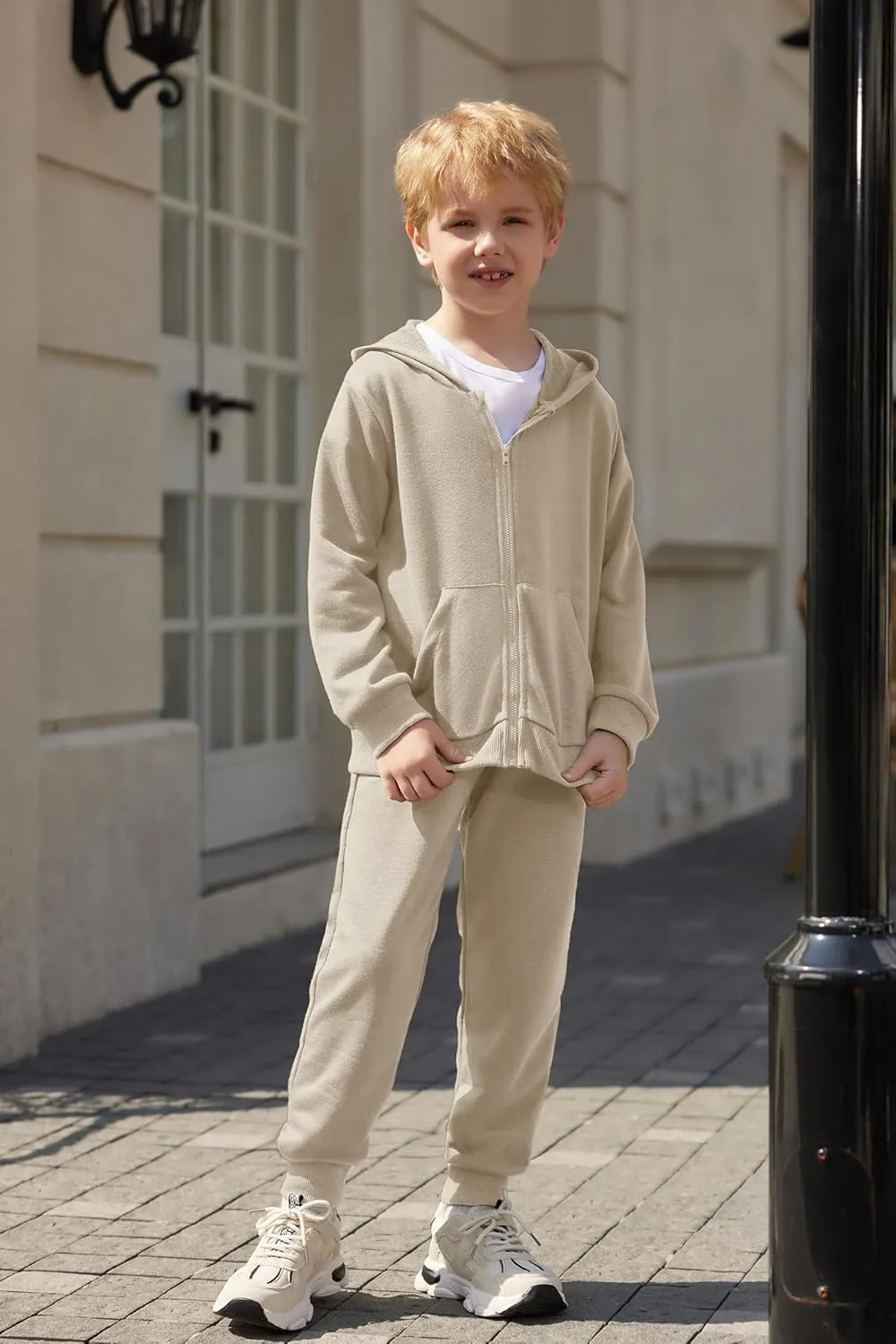 Arshiner Boys' 2 Piece Athletic Tracksuit Jogging Sets Outfit Sweatsuit Zip Up Hoodie and Active Pants for Kids 5-14 Years