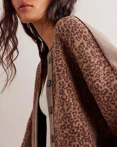 Leopard Print Cardigan Sweaters for Women Cheetah Long Sleeve Crew Neck Knit Top Open Front Button Up Cropped Jacket