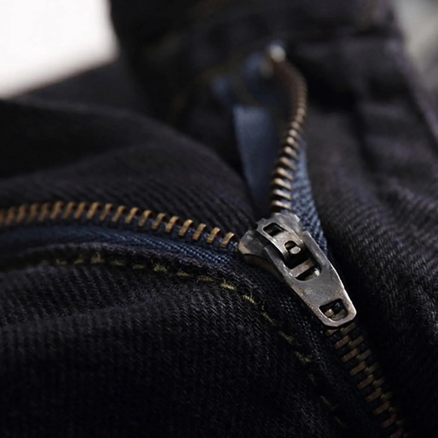Mens Casual Washed Jeans Retro Ripped Relaxed Fit Distressed Denim Pants Street Style Fashion Straight Leg Jeans