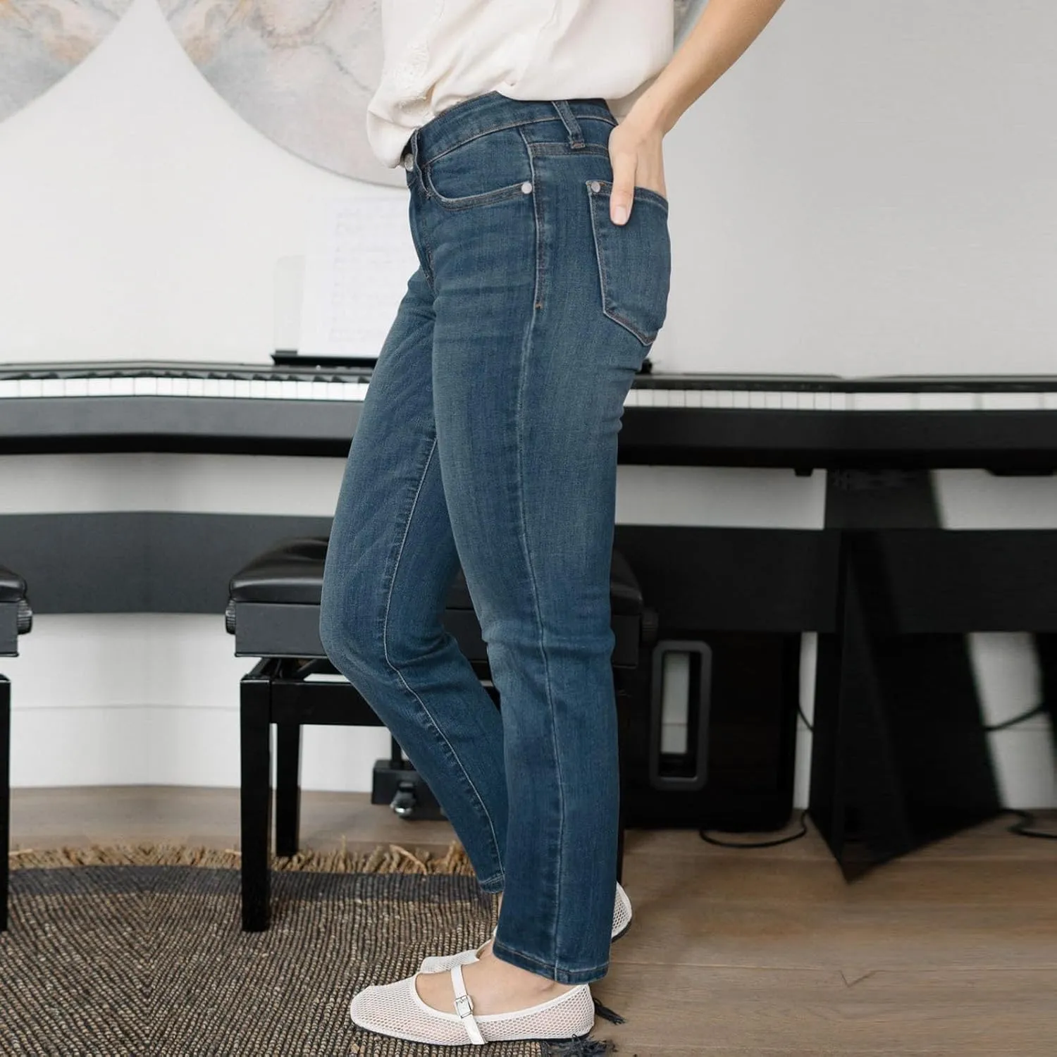 Stretchy Jeans for Women Trendy Mid Waist Wash Straight Leg Jeans Relaxed Fit Vintage Boyfriend Denim Pants with Pockets