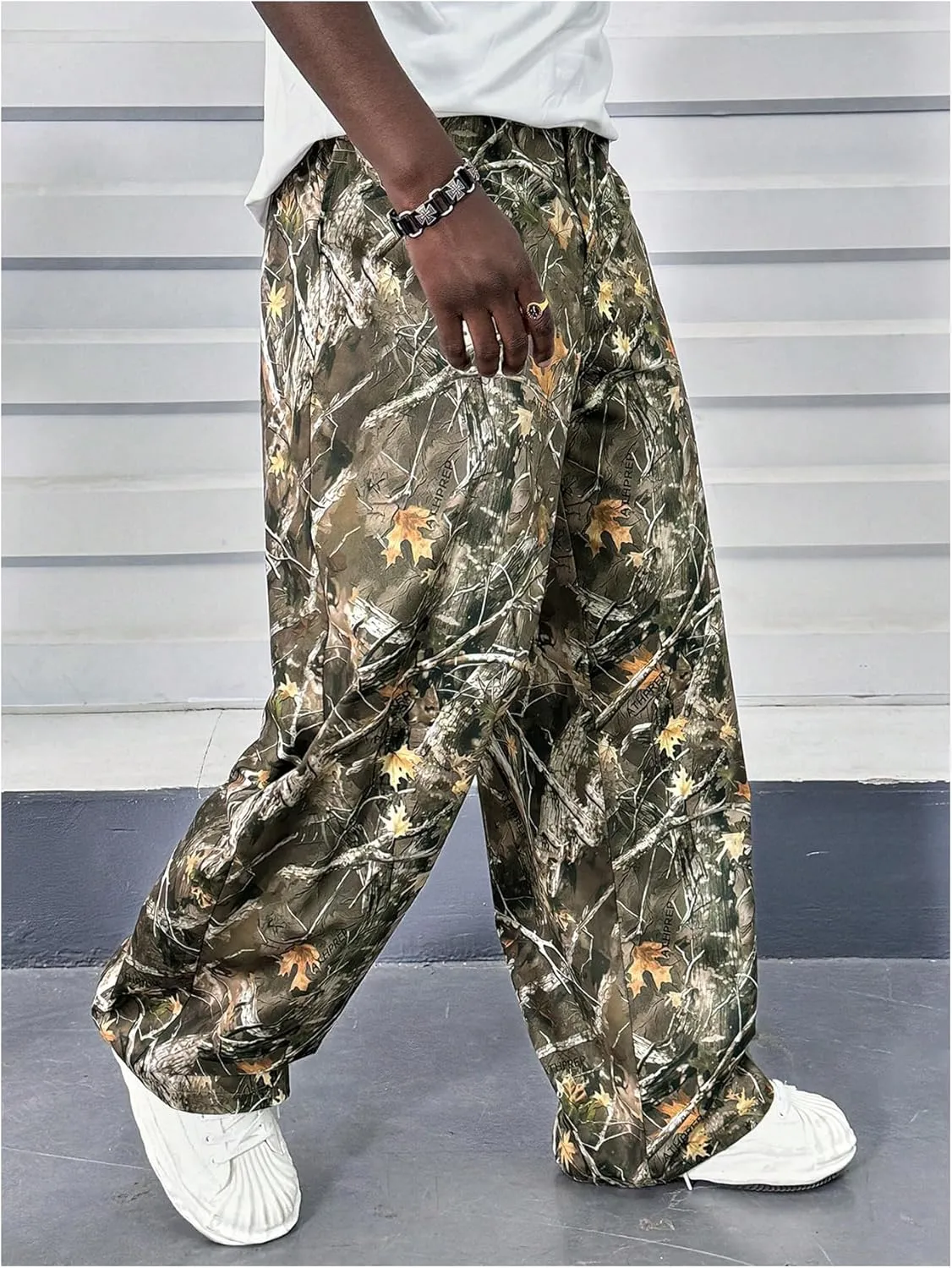 Verdusa Men's Camo Print Zipper Fly Pants Straight Leg Loose Trousers with Pocket