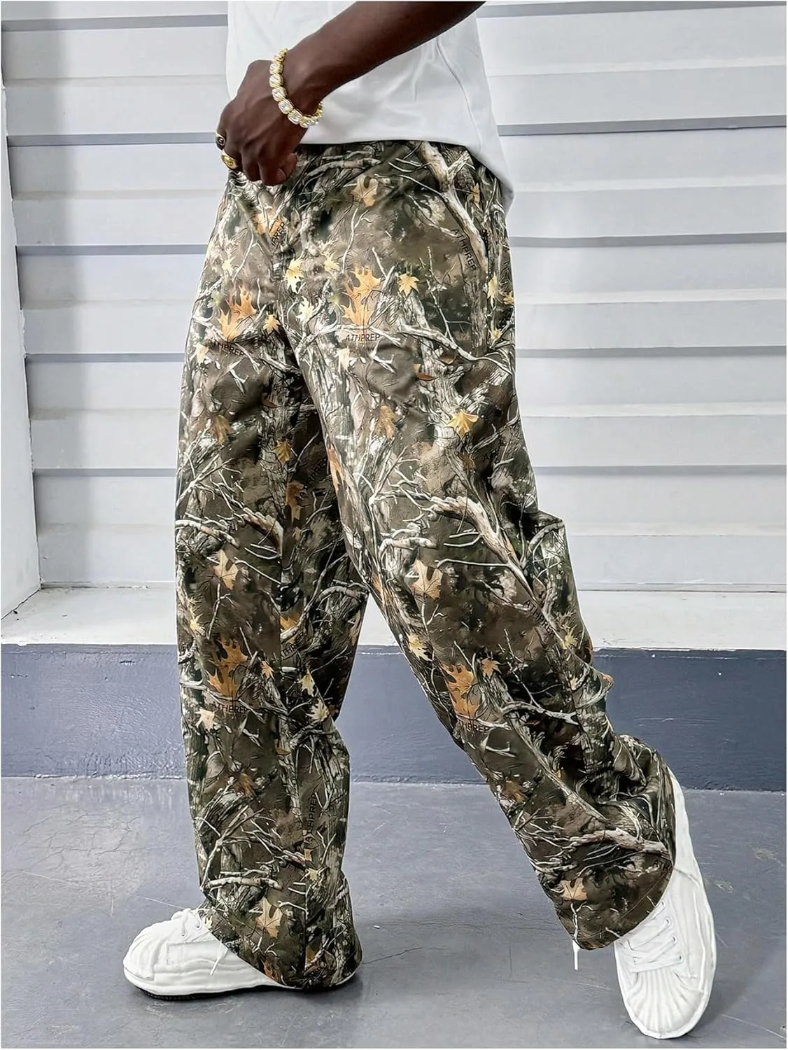 Verdusa Men's Camo Print Zipper Fly Pants Straight Leg Loose Trousers with Pocket