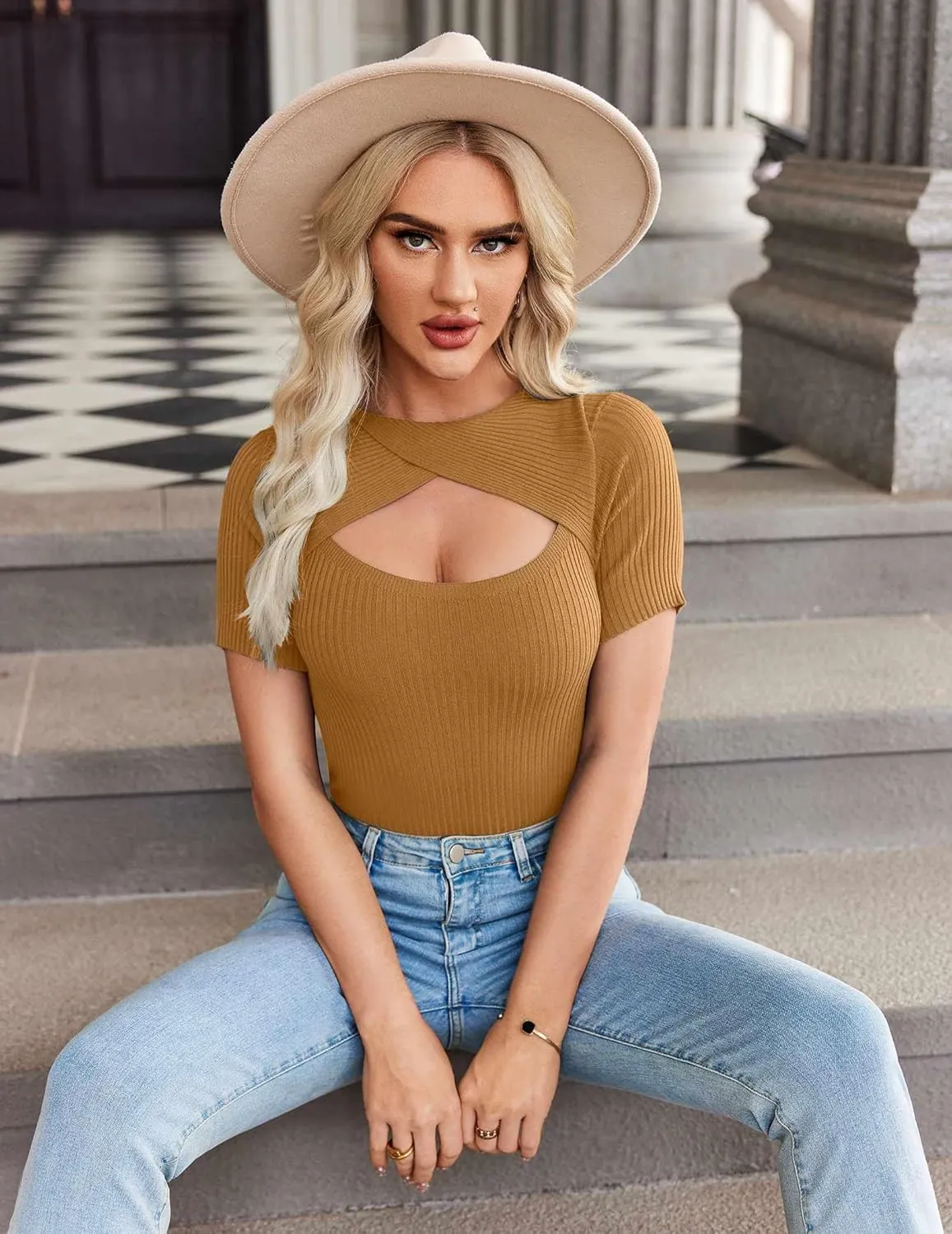 Zeagoo Womens Short Sleeve T Shirts 2024 Summer Casual Knit Slim Fit Trendy Basic Cute Sweater Tops